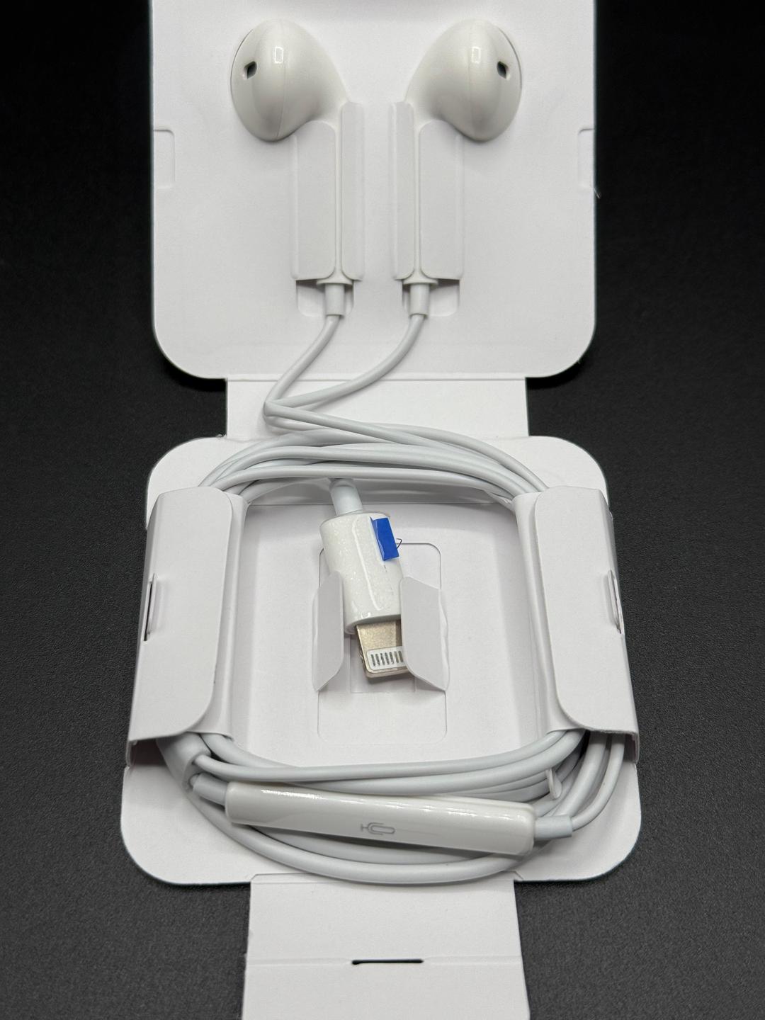Apple Wired Air pods