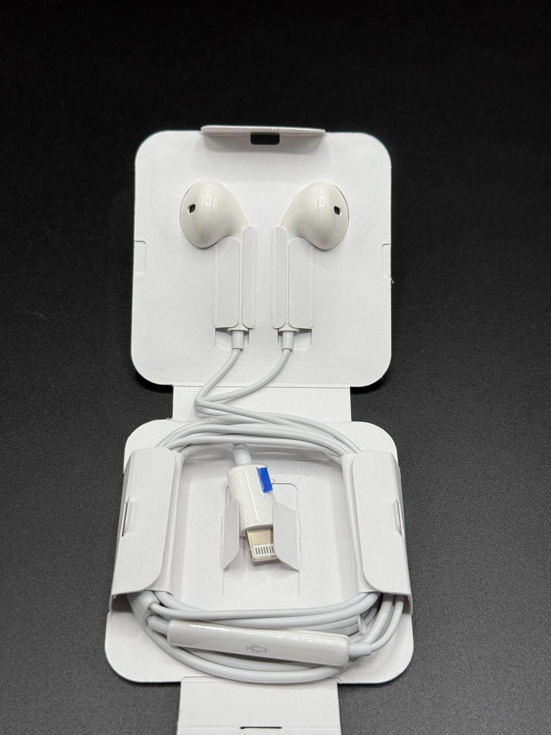 Apple Wired Air pods
